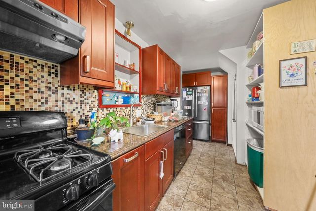 514 CUTLER AVE, Maple Shade, NJ 08052