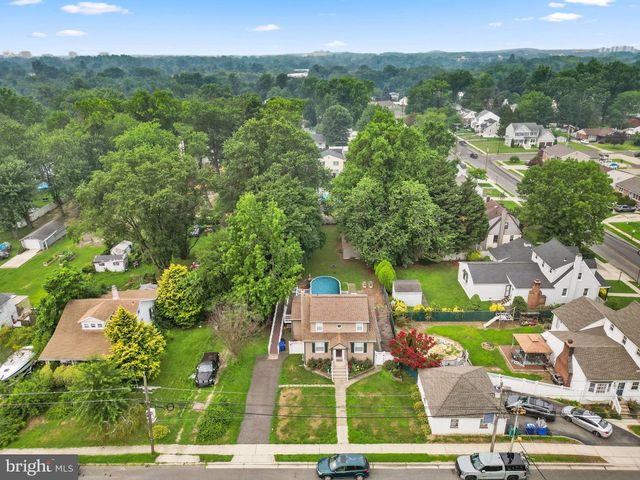 514 CUTLER AVE, Maple Shade, NJ 08052