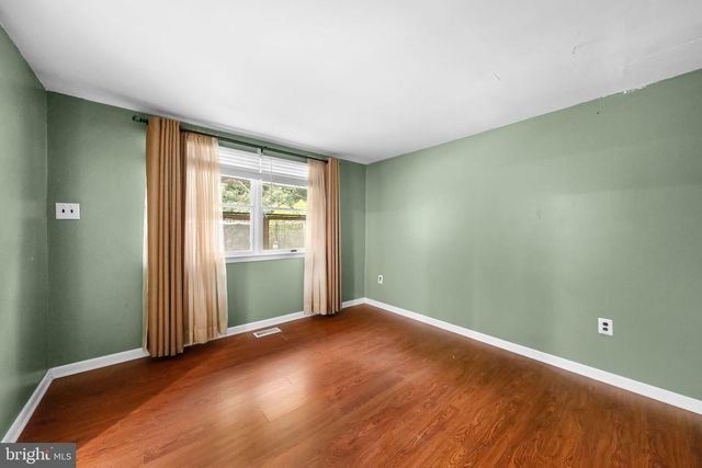 514 CUTLER AVE, Maple Shade, NJ 08052