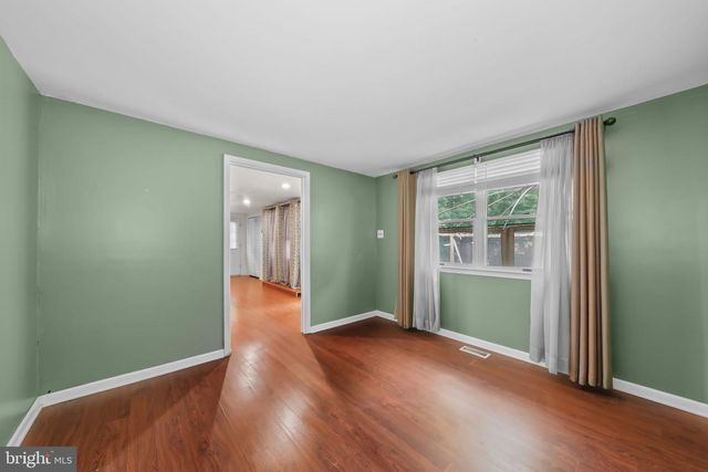 514 CUTLER AVE, Maple Shade, NJ 08052