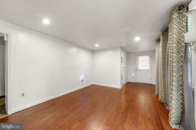 514 CUTLER AVE, Maple Shade, NJ 08052