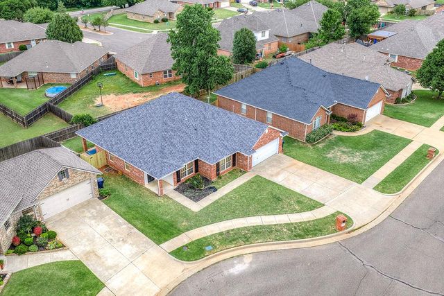11017 NW 107th Circle, Yukon, OK 73099