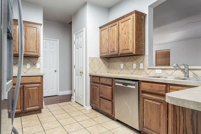 11017 NW 107th Circle, Yukon, OK 73099