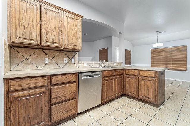 11017 NW 107th Circle, Yukon, OK 73099