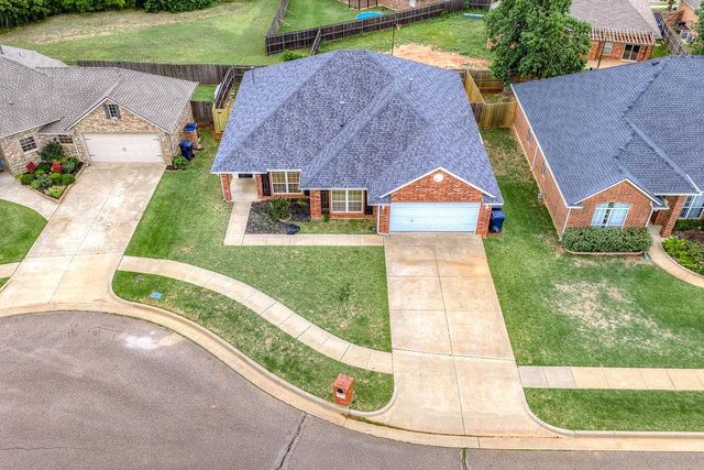 11017 NW 107th Circle, Yukon, OK 73099