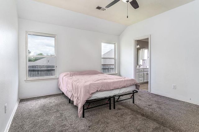 11017 NW 107th Circle, Yukon, OK 73099