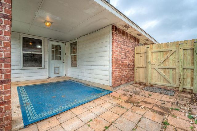 11017 NW 107th Circle, Yukon, OK 73099