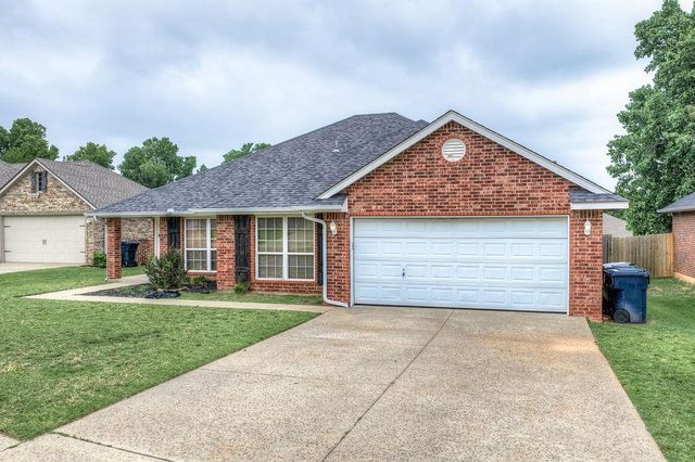 11017 NW 107th Circle, Yukon, OK 73099