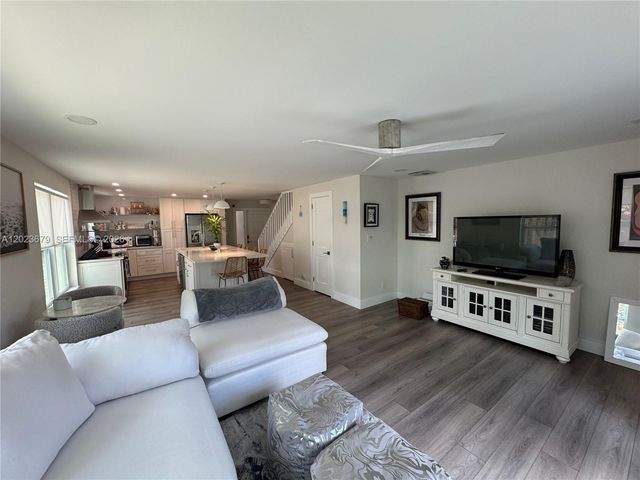 1910 NE 5th Street 107, Deerfield Beach, FL 33441