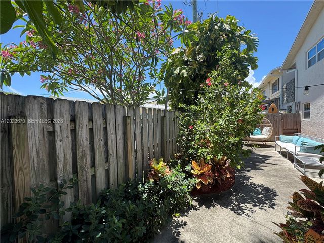1910 NE 5th Street 107, Deerfield Beach, FL 33441
