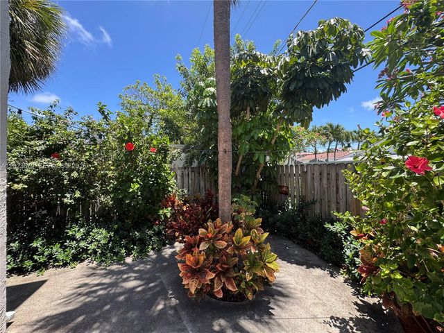 1910 NE 5th Street 107, Deerfield Beach, FL 33441