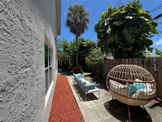 1910 NE 5th Street 107, Deerfield Beach, FL 33441