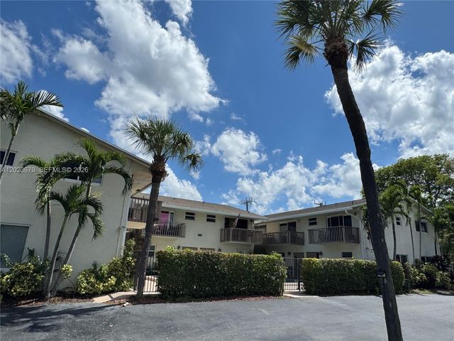 1910 NE 5th Street 107, Deerfield Beach, FL 33441