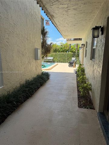1910 NE 5th Street 107, Deerfield Beach, FL 33441