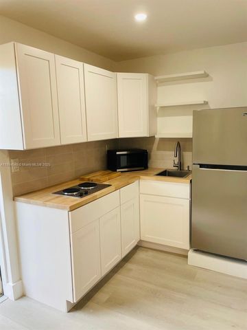 3731 SW 58th Ter, Davie, FL 33314