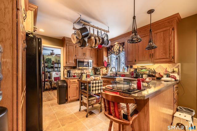 34 Bagburn Road, Monroe, CT 06468