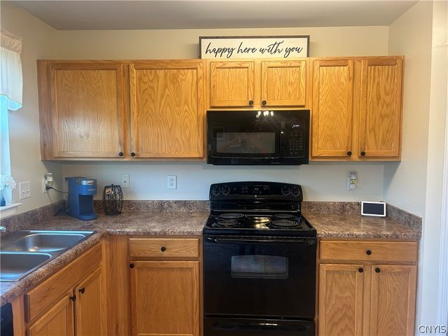 37 Waterfront Drive, Van Buren, NY 13027