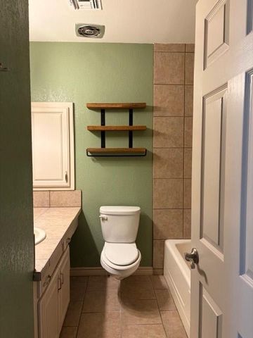 1002 Center Street, El Campo, TX 77437