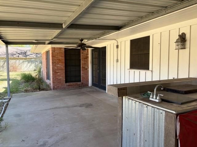 1002 Center Street, El Campo, TX 77437