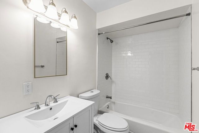 2637 S Centinela Avenue 18, Santa Monica, CA 90405