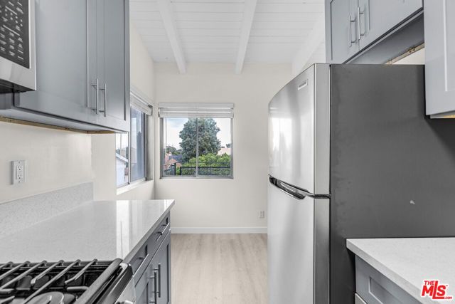 2637 S Centinela Avenue 18, Santa Monica, CA 90405