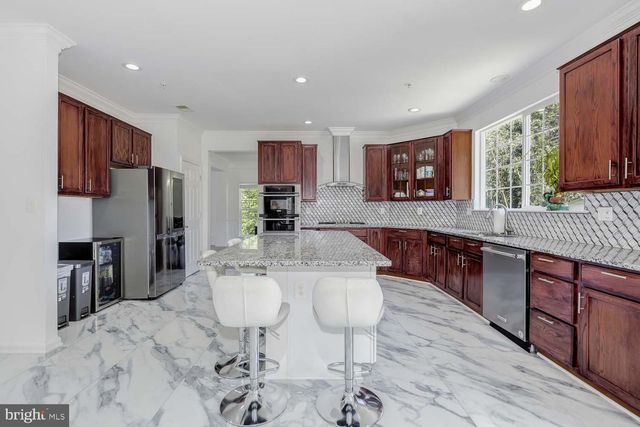 6810 ASHLEYS CROSSING CT, Temple Hills, MD 20748