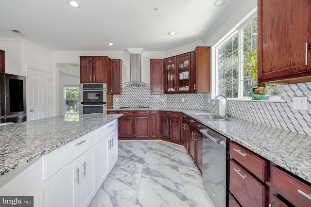 6810 ASHLEYS CROSSING CT, Temple Hills, MD 20748