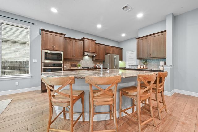 154 Ashleaf DR, Buda, TX 78610