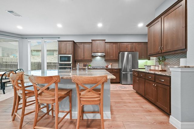 154 Ashleaf DR, Buda, TX 78610