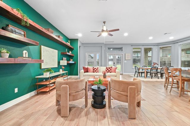 154 Ashleaf DR, Buda, TX 78610