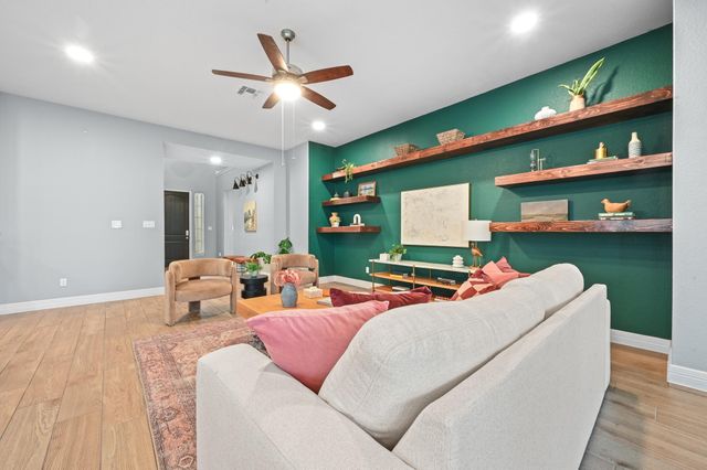 154 Ashleaf DR, Buda, TX 78610
