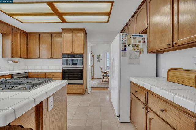 160 Meadow Brook Ct, Oakley, CA 94561