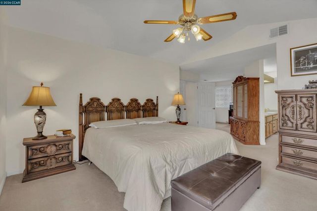 160 Meadow Brook Ct, Oakley, CA 94561
