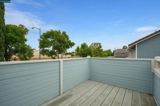 160 Meadow Brook Ct, Oakley, CA 94561