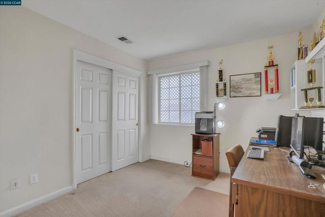 160 Meadow Brook Ct, Oakley, CA 94561
