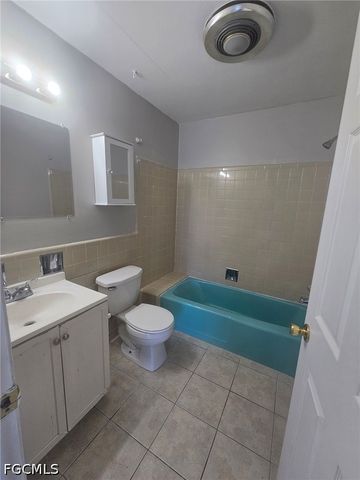 3810 SE 12th AVE 2, Cape Coral, FL 33904