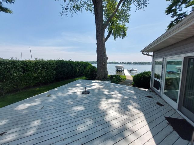 23675 N Shore Drive, Edwardsburg, MI 49112