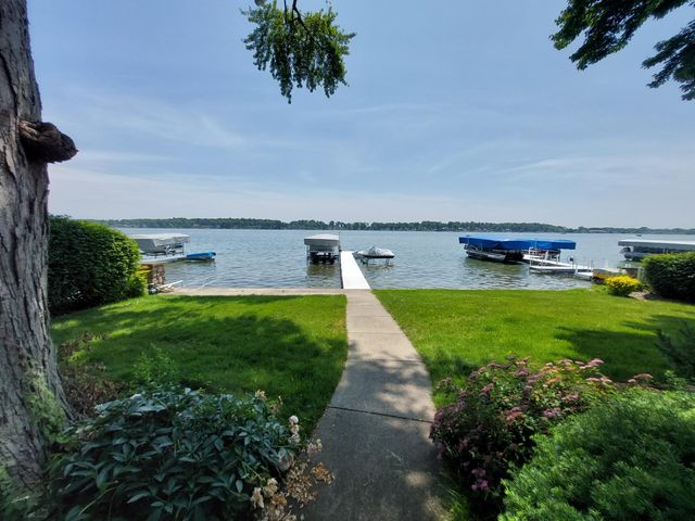 23675 N Shore Drive, Edwardsburg, MI 49112