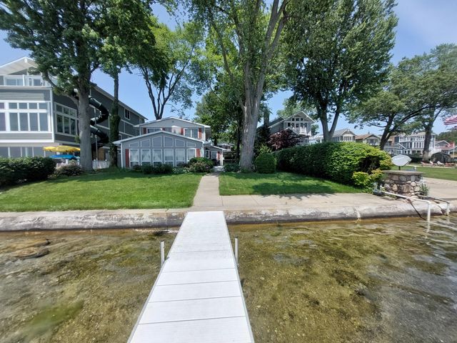 23675 N Shore Drive, Edwardsburg, MI 49112
