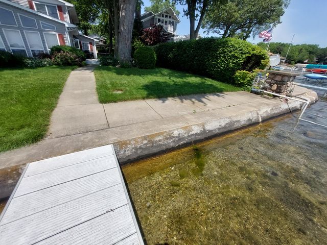 23675 N Shore Drive, Edwardsburg, MI 49112