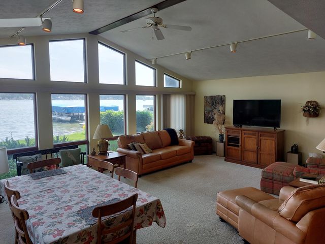 23675 N Shore Drive, Edwardsburg, MI 49112