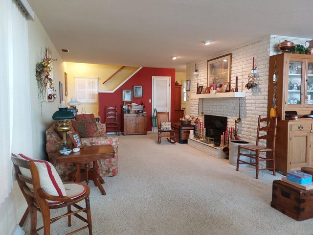 23675 N Shore Drive, Edwardsburg, MI 49112