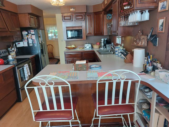 23675 N Shore Drive, Edwardsburg, MI 49112