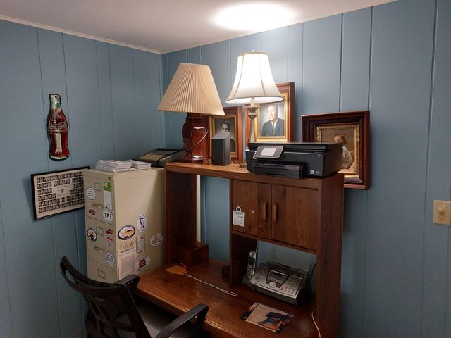 23675 N Shore Drive, Edwardsburg, MI 49112