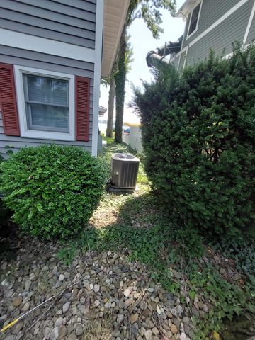 23675 N Shore Drive, Edwardsburg, MI 49112
