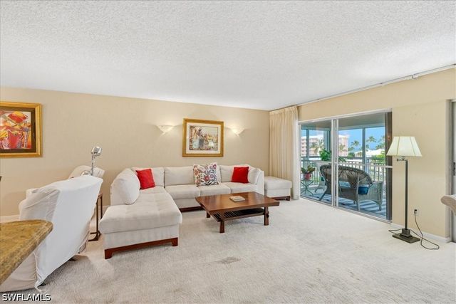 2600 Gulf Shore BLVD N 42, Naples, FL 34103