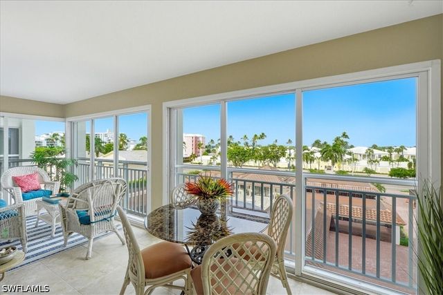 2600 Gulf Shore BLVD N 42, Naples, FL 34103