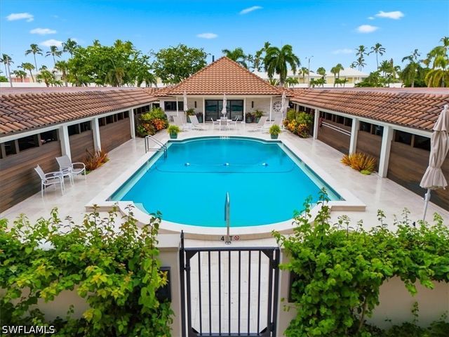 2600 Gulf Shore BLVD N 42, Naples, FL 34103