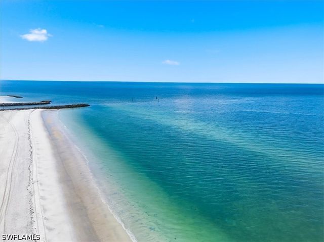 2600 Gulf Shore BLVD N 42, Naples, FL 34103