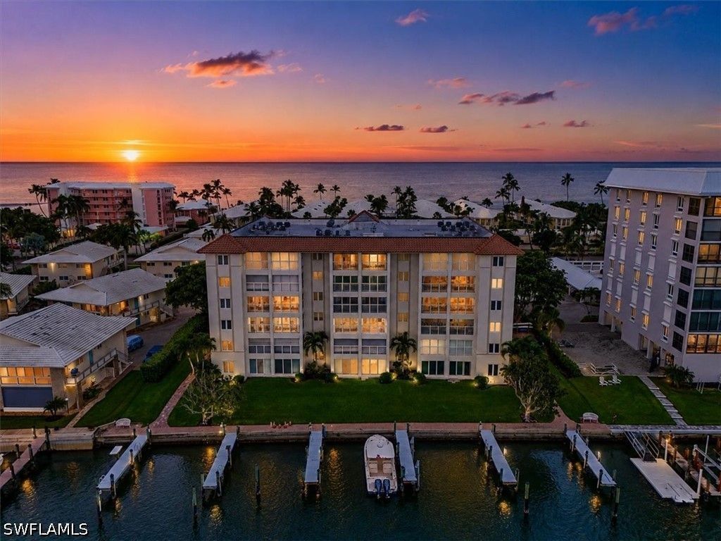 2600 Gulf Shore BLVD N 42, Naples, FL 34103